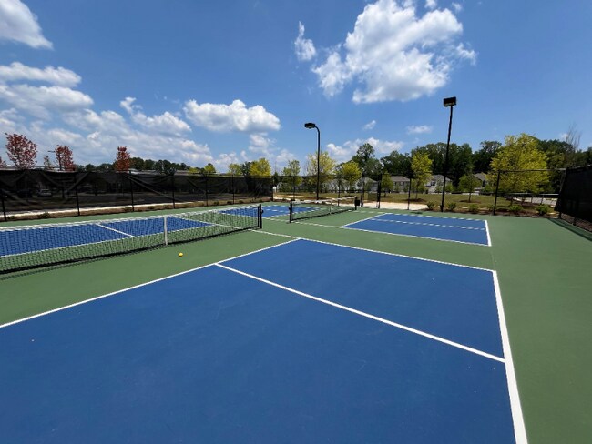 Photo - 912 Colton Dr