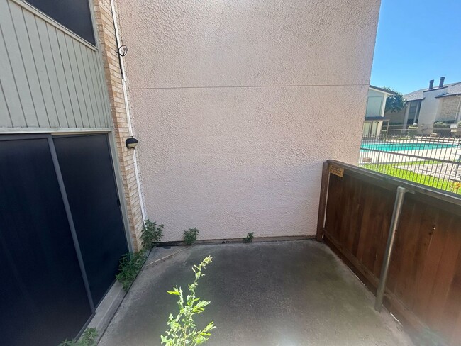 Photo - 12824 Midway Rd