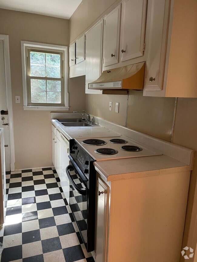 Building Photo - Downtown Greenville 1 bedroom Condominium