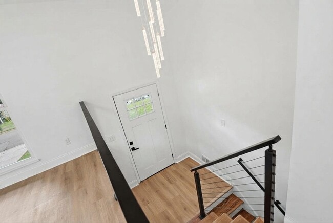 439 N Edgemont Cir NW