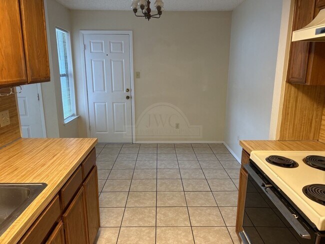 Photo - 4108 Water St