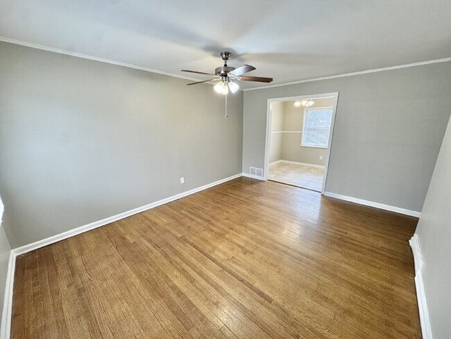 Photo - 4555 Willow Rd