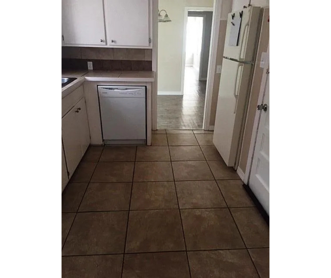 Photo - 2606 42nd St