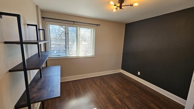 Photo - 2427 Vail Ave