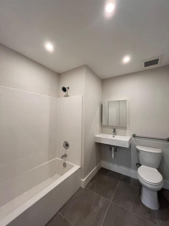 Photo - 269 Martin Luther King Jr Dr