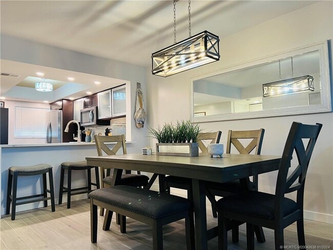 Building Photo - 10102 S Ocean Dr Unit 307A