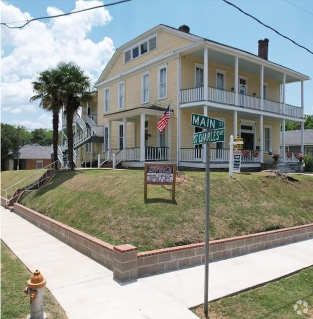 Building Photo - 1116 Main St Unit AptC#FURNISHED