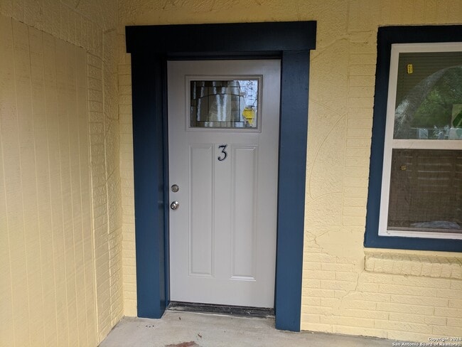 Building Photo - 1114 S San Marcos Unit 3