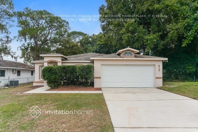 Building Photo - 913 W Lake Cannon Dr NW