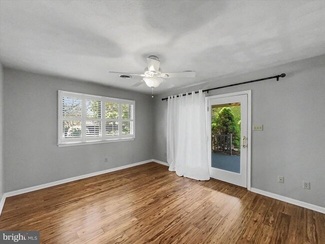 Photo - 330 Parkwood Dr