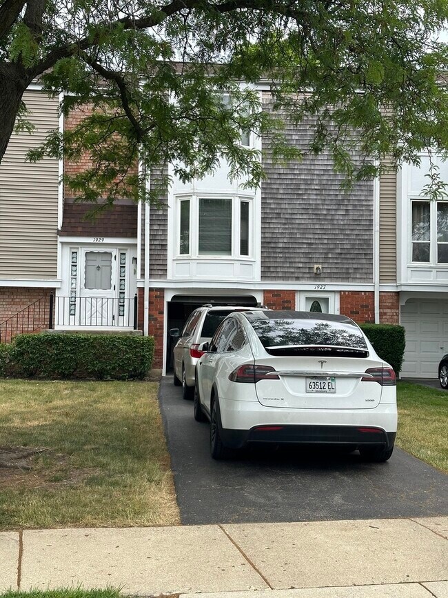 Photo - 1927 Governors Ln Townhome