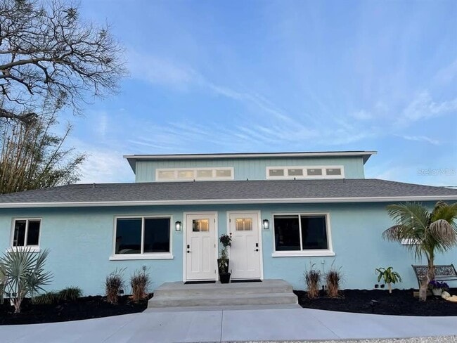Building Photo - 3155 Waterside Dr Rental
