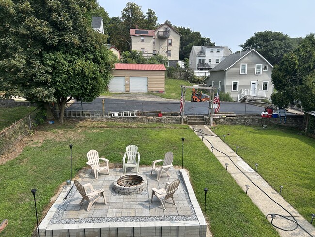 Building Photo - 258 Broad St Unit 2