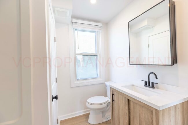 Photo - 230 Carre Ave