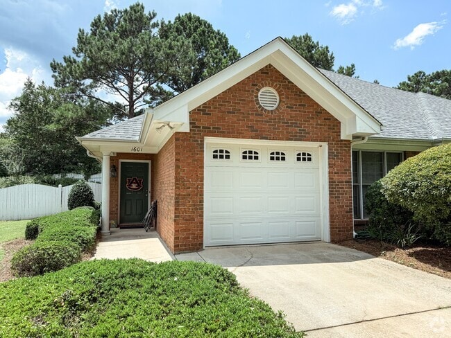 Building Photo - 1601 Over Cup Cir Rental