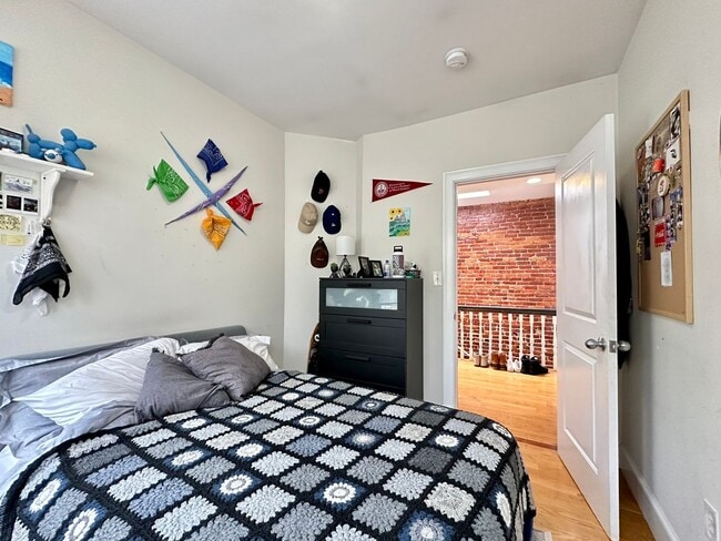 Photo - Really niceeee 4 bed in Mission Hill