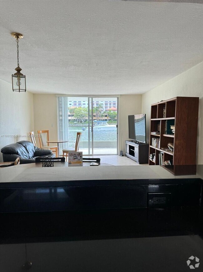 Building Photo - 4000 NE 169th St Unit 104 Rental