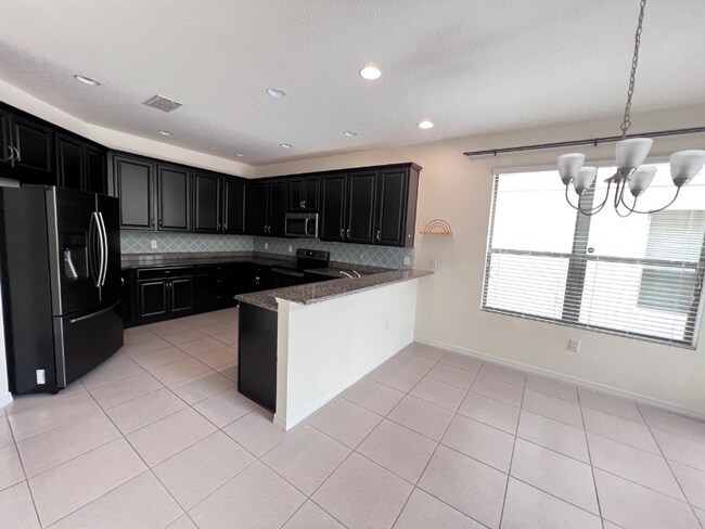 Photo - 416 Red Rose Ln