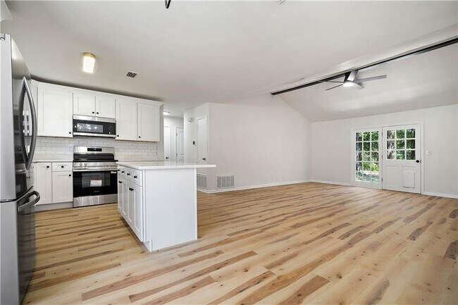 Photo - 4310 Red Creek Rd