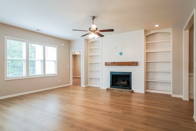 Photo - 194 W Lumber Ct