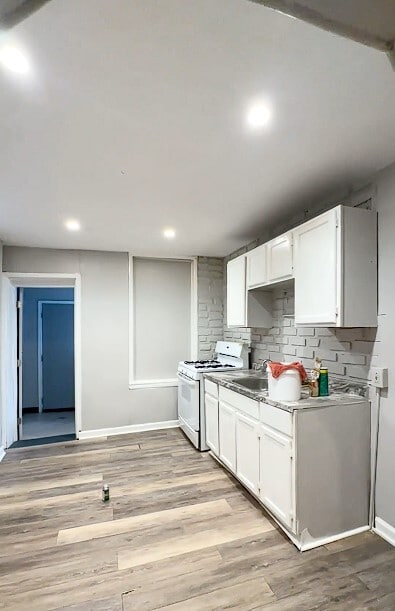 Photo - 719 N Dekalb St