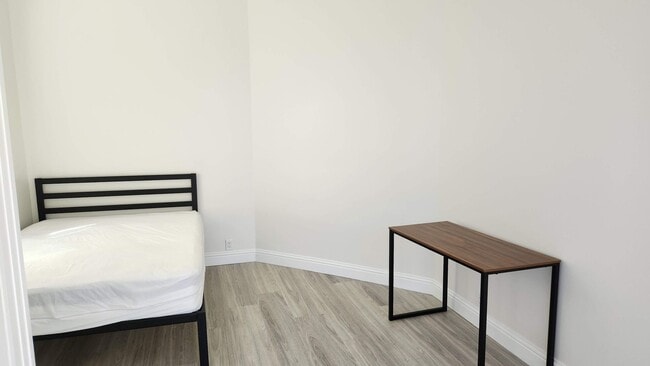 Photo - College Ave Apartment for Rent Unit A