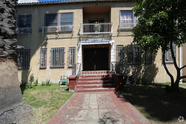 240 S Catalina St
