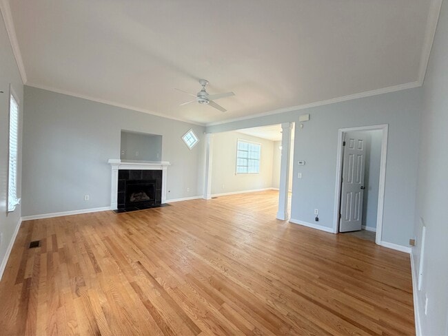 Photo - 307 Laurel Hill Ln