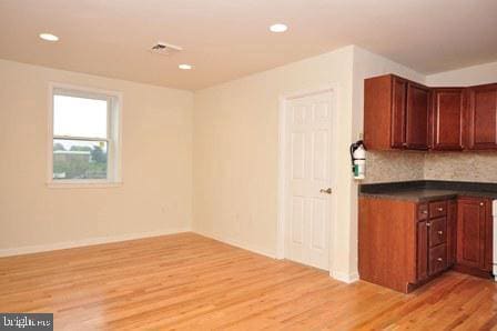 Photo - 205 Bridge St