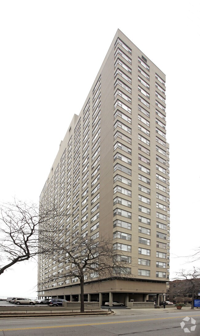 Photo - Shoreline Towers Condominiums