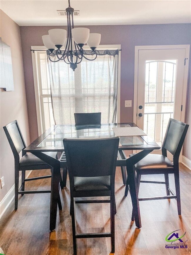 Photo - 102 Tudor Pl