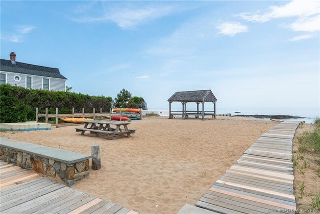 Photo - 147 Overshore Dr W