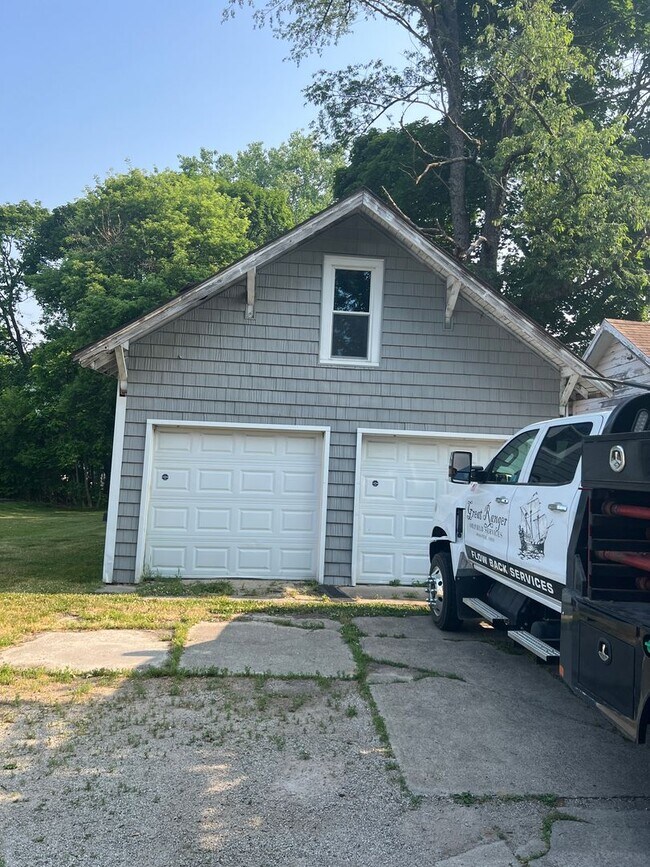 Photo - 634 Park Ave W Apartment Unit 634 1/2