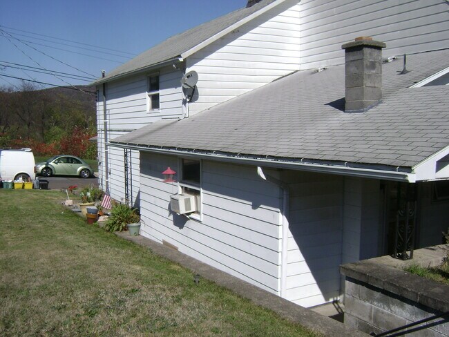 Photo - 53 Hill St