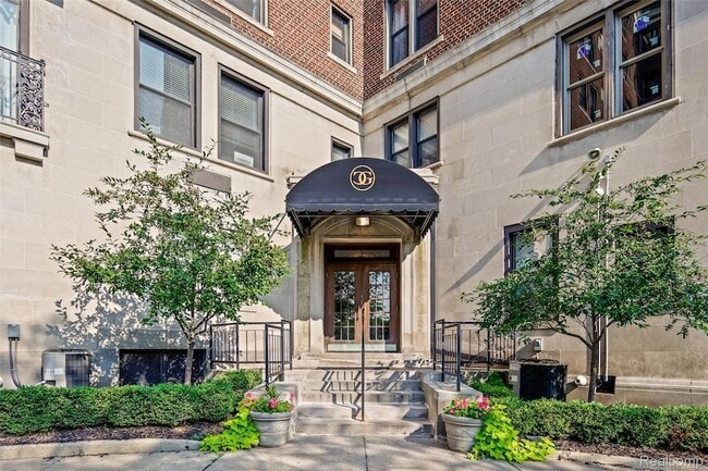 Photo - 2900 E Jefferson Ave