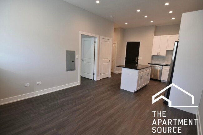 Photo - 1740 W Greenleaf Ave Apartments Unit 103