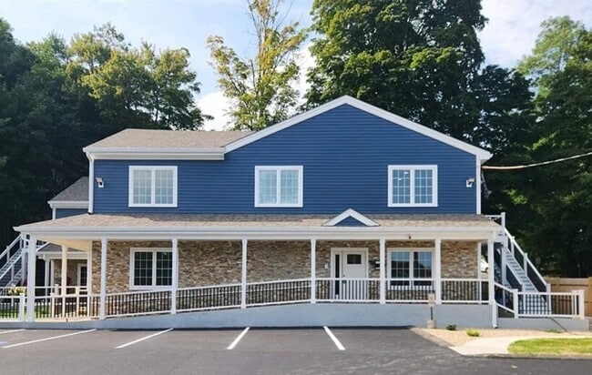 Building Photo - 17 School St Unit B