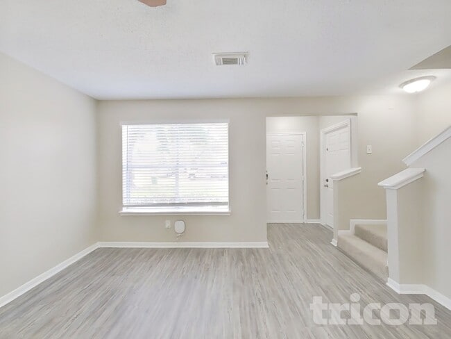 Photo - 3210 Kelling St