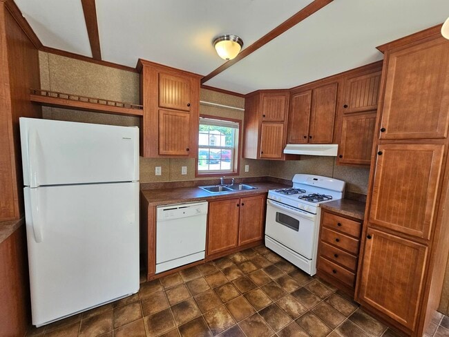 Building Photo - 13 Arbor Pl Rental