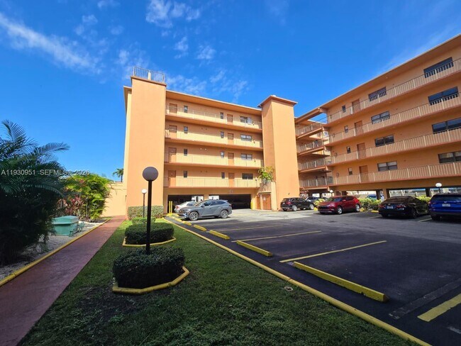 Photo - 1800 W 54th St Unit 409