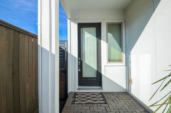 Photo - 1103 Fuschia Rd