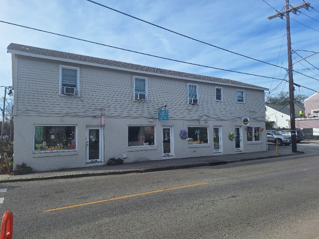 Building Photo - 738 Arabella St