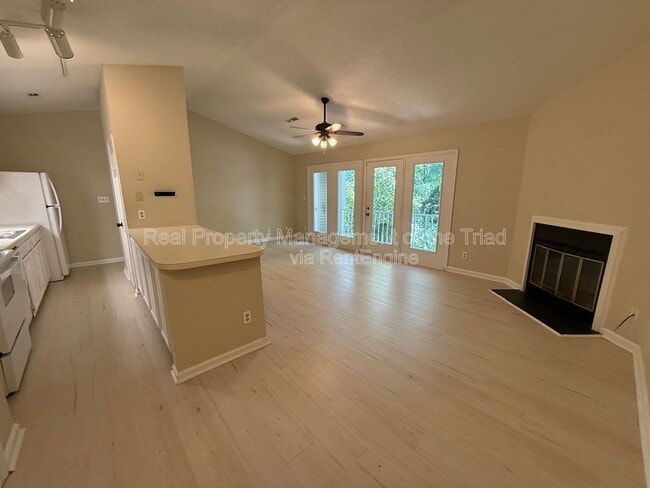 Photo - 3117 Darden Rd Unit M
