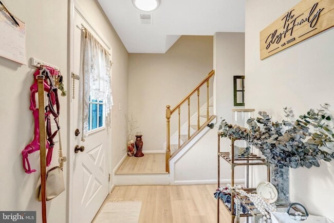 Building Photo - 14831 Basingstoke Loop