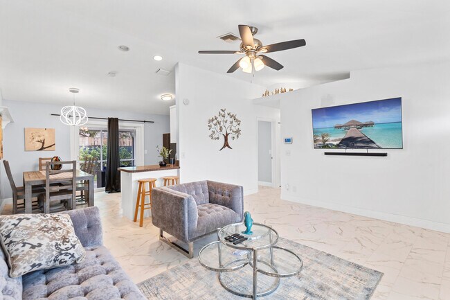 Photo - 812 NW 6th Ave