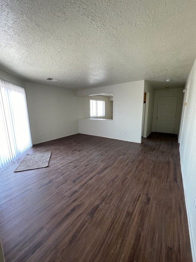 Photo - 956 Harrison Dr NE