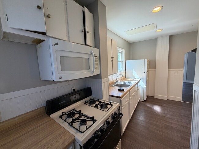 Photo - 2748 11th Avenue C Unit 1