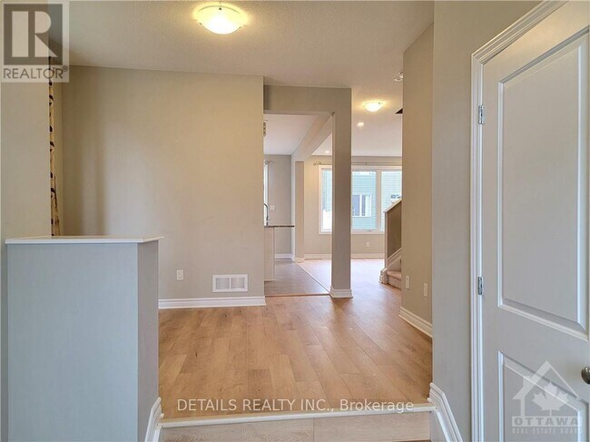 Photo - 251 Saddleback Cres
