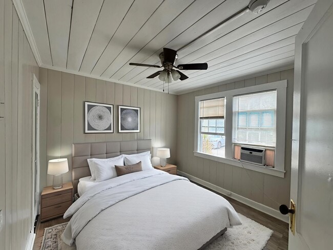 Building Photo - 200 Park Ave Unit 16