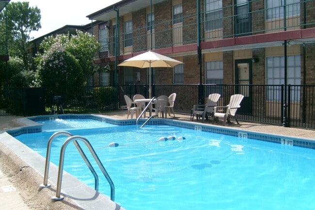 Photo - Whisperwind Apartments